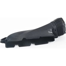 Parça Dükkanda Hava Filitre Kutusu-Kazan Çıkış Borusu-Plastigi A6 A7 2011-2019