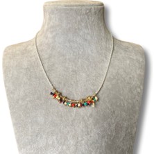 Beyaz Mini Boncuklu Karışık Süslü Kolye