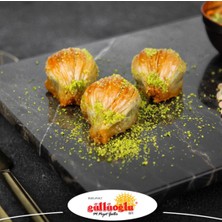 Güllüoğlu Fıstıklı Midye Baklava