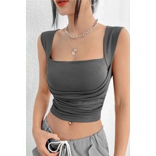 Kare Yaka Büzgü Detaylı Esnek Crop Bluz