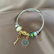 Anahtar Charm'lı Saat Detaylı Bileklik
