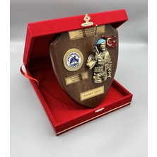 Kadife Sandıklı Askeri Kalkan Plaket