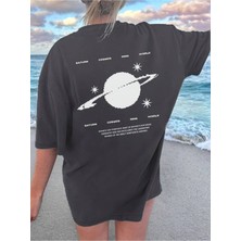 Gezegen Satürn Baskılı Bisiklet Yaka Kısa Kollu Kadın T-Shirt