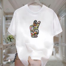 Renkli El Baskılı Beyaz Tshirt