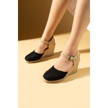 Pembe Potin Örgü Desenli Dolgu Topuklu Tokalı Kadın Sandalet 69-6969-25