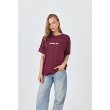 Bordo Yazı Baskılı Pamuklu Oversize Tişört 2150-6M