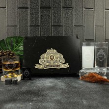 Ahşap Kutulu Kraliyet Desenli Isme Özel Rakı & Çakmak & Taşlı Viski Kadehi Seti