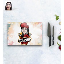 Kişiye Özel Kadın Chef Karikatürlü Cam Kesme ve Sunum Tablası 20X30CM Model 11