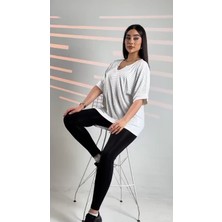 Zincir Detaylı Taşlı Viskon Bluz