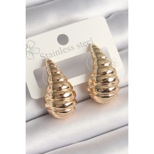 Pirinç Gold Renk Işlemeli Damla Model Kadın Küpe