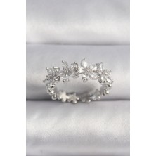 Pirinç Gümüş Renk Zirkon Taşlı Çiçek Model Vıp Seri Kadın Yüzük