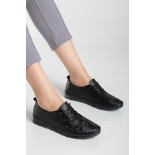 Hakiki Deri Kadın Günlük Ayakkabı Siyah Lazer Baskılı Elastik Bağcıklı Jel Taban