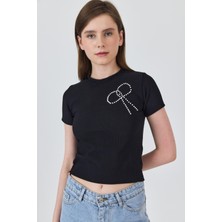 Siyah Inci Kurdele Işlemeli Crop Slim Fit Tişört 2229