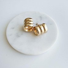 Venüs Design Kadınlar İçin Gold Renkli Çelik 3 Bombeli Küpe Şık ve Dayanıklı Tasarım
