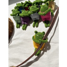 Kurbağa Amigurumi Çanta Charmı, Sarılan Kurbağa Çanta Süsü