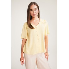 DeFacto Regular Fit V Yaka Krinkıl Viskon Kısa Kollu Gömlek F0996AX25SM