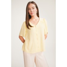 DeFacto Regular Fit V Yaka Krinkıl Viskon Kısa Kollu Gömlek F0996AX25SM