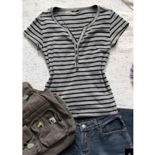 Siyah Gri Çizgili Düğmeli Y2K Kısa Kollu Crop