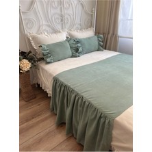 Adaçayı Yeşili Fırfırlı Yatak Runner ve Iç Dolgulu Kırlent Seti Çift Kişilik