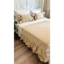 Yatak Runner ve Iç Dolgulu Kırlent Seti Bej Fırfırlı Yatak Runner