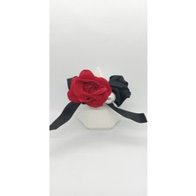 Kırmızı Gül ve Inci Detaylı Lastik Toka