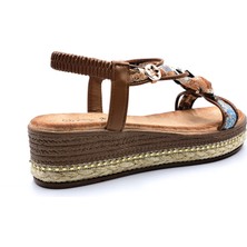 Guja G25Y171 Dolgu Taban Espadril Detaylı Lastikli ve Taşlı Kadın Camel Beji Şık Spor Sandalet