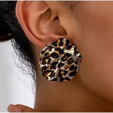 Altın Kaplama Leopar Çivili Oval Çivi Kadın Şık Küpe