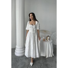 Mira Cotton Beyaz Dantel Detaylı Brode Elbise