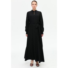 Kolye Detaylı Kloş Elbise  Siyah