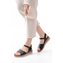 692-500 Siyah Ortopedik Taban Tokalı Kadın Sandalet