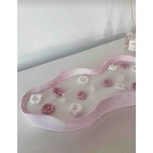 Waveora Dekoratif Kasede Çiçek Süslemeli Büyük Boy Hediyelik Kokulu Soya Mum