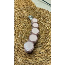 Muz Toka Halka Birleşimlerinden Oluşan Zemini Simli Şık Nude Pembe Renk Toka yaz sıcakları için saçları toplamak için şahane bir ürün 