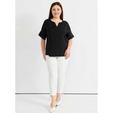 Selen V Yaka Düz Siyah Kadın Bluz 25YSL8142