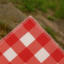 Kendinden Çantalı Kırmızı Ekose Piknik Örtüsü 150X150 cm Taşınabilir Cırtlı Piknik Matı Taşıma Kordonlu Ince Katlanabilir Örtü