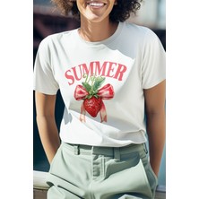 Qoeuyl Boutique Summer Vibes Çilek Baskılı Yaz Temalı Unisex Regular Fit Pamuklu Beyaz Tişört