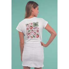 Qoeuyl Boutique Çilek ve Kurdele No:1 Baskılıyaz Temalı Unisex Regular Fit Pamuklu Beyaz Tişört