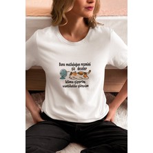 Mutluluğun Resmi-Kedi Baskılı Eğlenceli Komik Hediyelik Beyaz Kadın T-Shirt
