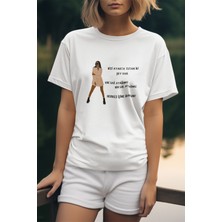 Qoeuyl Boutique Herkes Işine Baksın Baskılı Eğlenceli Hediyelik Beyaz Kadın T-Shirt