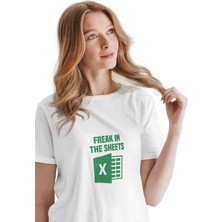 Freak In The Sheet Excel Baskılı Muhasebe Hediyelik Eğlenceli Beyaz Unisex T-Shirt