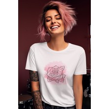 Soft Pembe Gül Temalı Beyaz Kadın T-Shirt