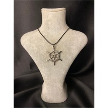 Gümüş Kaplama Dümen Kolye – Kendi Yolunu Çiz!