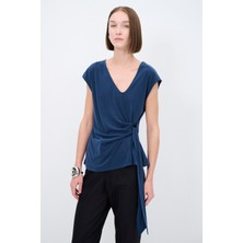 Love My Body Bağlama Detaylı Bluz