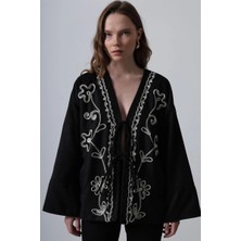 Siyah Nakış Işlemeli Müslin Kimono