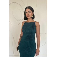 Moda Kumsal Zümrüt Piliseli Halter Boyun Elbise