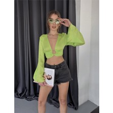 Moda Kumsal Saten Crop Toka Detaylı Bluz - Yeşil