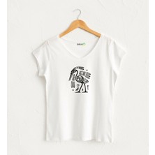 Etnik Kuş Görselli V Yaka Tasarım T-Shirt