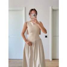 Moda Kumsal Arkası Kanatlı Uzun Elbise- Bej