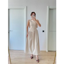 Moda Kumsal Arkası Kanatlı Uzun Elbise- Bej