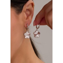 Gümüş Rodyumlu Beş Yapraklı Yonca Çiçek Lazer Kesim Kalem Işlemeli Küpe