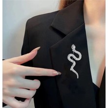 Caş Dekorasyon Gümüş Renk Yılan Figürlü Taşlıı Broş